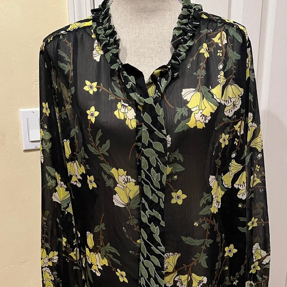 Who What Wear Black and Yellow Floral Blouse - Picture 2 of 5